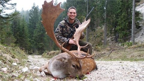 1 silver medal fallow buck between 170 and 180 CIC points (about 3.5 to 4 kg)