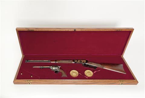 Set aus Unterhebelrepetierbüchse Winchester Mod. 94, .44-40, und Revolver Colt SAA , .44-40, #1909WC § B & C