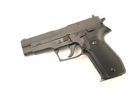 SIG-Sauer P226, 9 mm Luger, #U111307, § B (W 1385-14)
