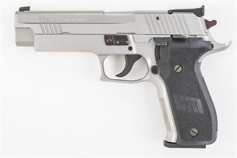SIG-Sauer P226 S, 9 mm Luger, #U739757, § B (W 2360-14)