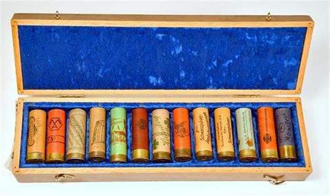 Collector's cartridges, sample box of shotgun shells, § unrestricted