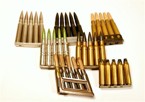 Collector's cartridges, mixed lot of military dummy- and blank rounds, § unrestricted