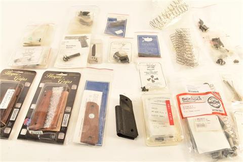 Mixed lot accessories Colt Government