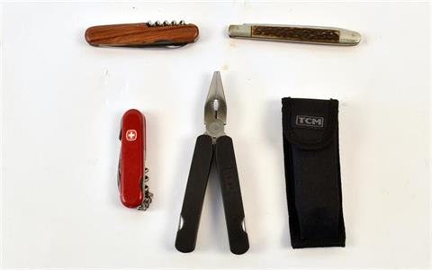 folding knives and Universalwerkzeug-bundle lot