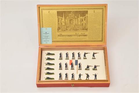 France, tin soldiers, 24 items