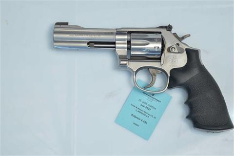 Smith & Wesson Mod. 617-6, .22 lr, #DBR6168, § B