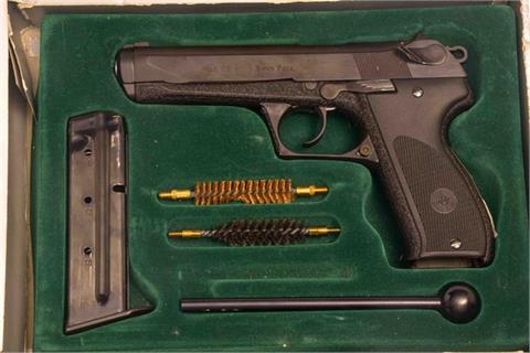 Steyr GB, 9 mm Luger, #P04422, § B Zub (W 2443-17)