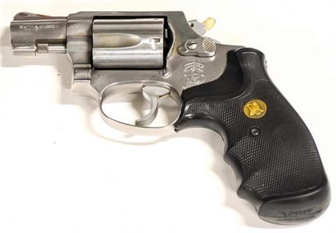 Smith & Wesson model 60, .38 spl., #BDY0460, § B accessories