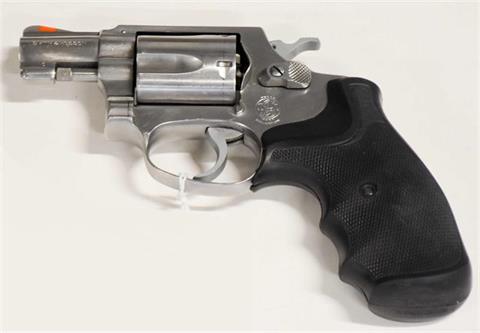 Smith & Wesson model 60, .38 spl., #R240330, § B