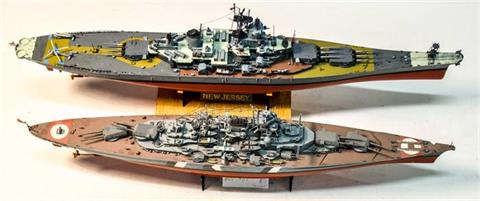 Modell-Konvolut von 2 Schlachtschiffen