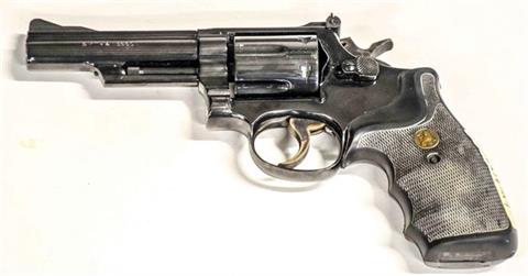 Smith & Wesson model 19-4, .357 Mag., #38K1635, § B (W 581/1307-17)