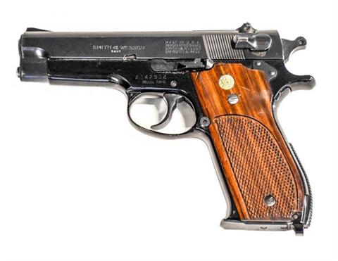 Smith & Wesson Mod. 39-2, 9 mm Luger, #A142932, § B