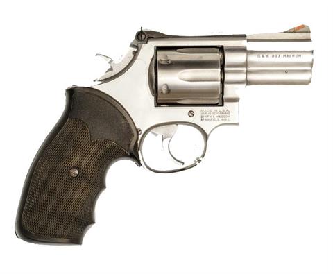 Smith & Wesson model 686, .357 Magnum, #AFA5455, § B accessories