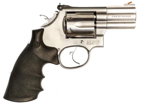 Smith & Wesson model 686-3, .357 Mag., #BNK5955, § B accessories
