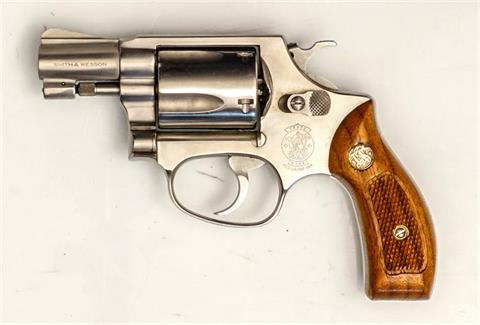 Smith & Wesson model 60, .38 Special, #ADZ3419, § B accessories