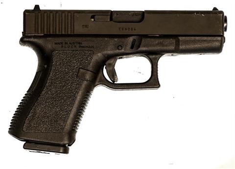 Glock 19gen2, 9 mm Luger, #CKH084, § B accessories