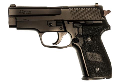 SIG-Sauer P228, 9 mm Luger, #B104880, § B Zub.