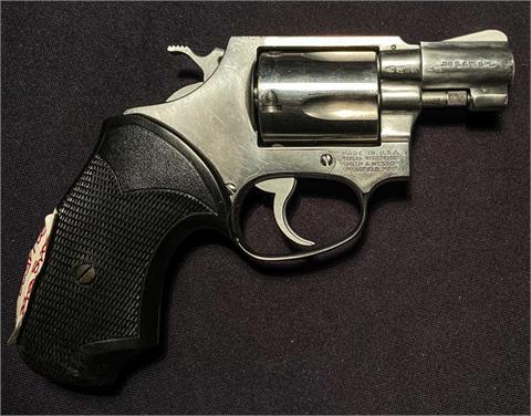 Smith & Wesson model 60, .38 Spl, #R261515, § B (W 1523-16)