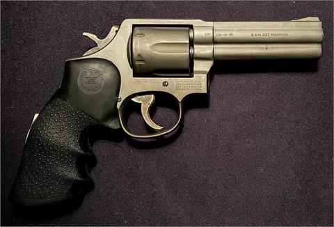 Smith & Wesson model 581, .357 Mag., #AAA2597, § B, (W3703-16)