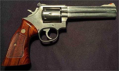 Smith & Wesson model 686-3, .357 Mag., #BJB2222, § B (W 2906-18)