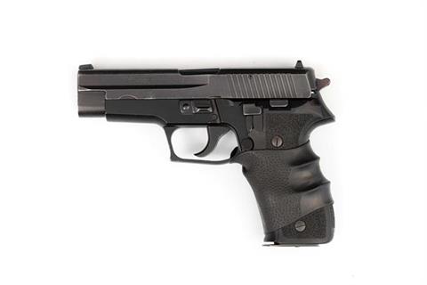 SIG-Sauer P226, 9 mm Luger, #U101343, § B accessories