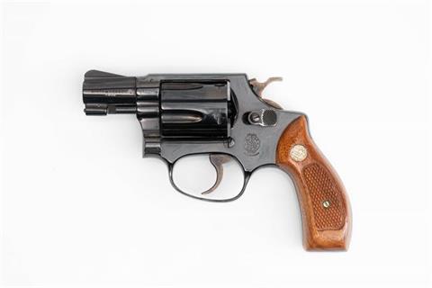 Smith & Wesson model 36, .38 Spl, #452J157, § B