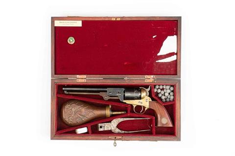 percussion revolver Colt Dragoon, Navy Arms, .44, #13161, § B model before 1871, accessories