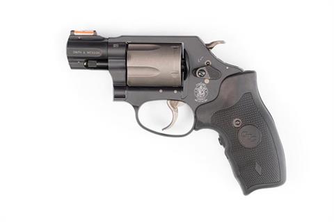 Smith & Wesson model Airlite PD, .357 Mag., #DBJ8660, § B, accessories