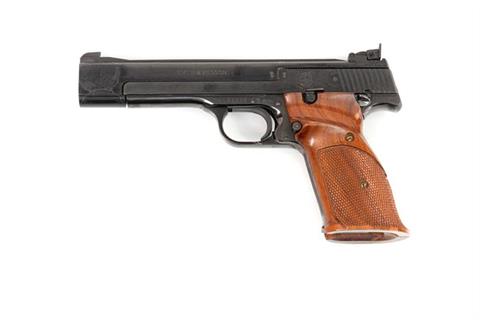 Smith & Wesson model 41, .22 lr, #A193392, § B accessories