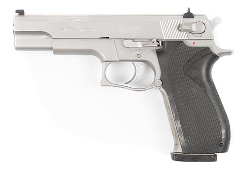 Smith & Wesson model 4506, .45 ACP; #TCU1440, § B (W 3003 19)