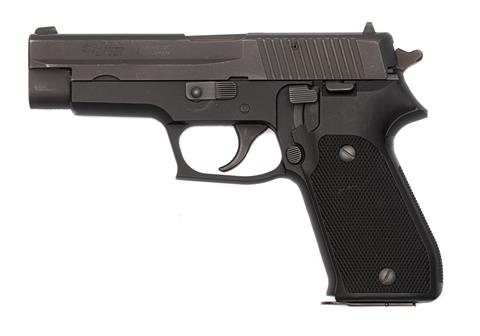 SIG-Sauer P22, 9 mm Luger, #G245448, § B accessories
