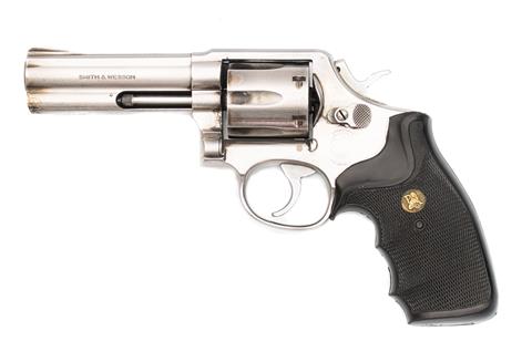 Smith & Wesson model 681-1, .357 Magnum, #AYR5271, § B