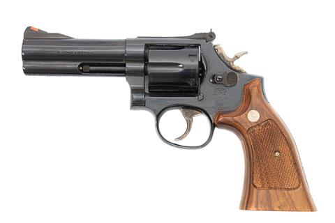 Revolver, Smith & Wesson 586-4, 357 Mag., #BRH8491, § B (W 2174-20)