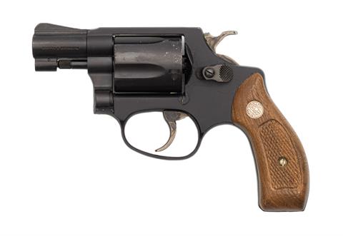 Revolver, Smith & Wesson 37-2, 38 Special, #BRW2685, § B +ACC