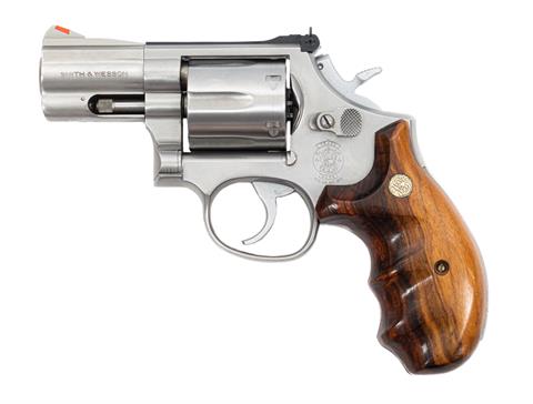 Revolver Smith & Wesson Modell 686-3 Kal. 357 Magnum #BKC1255 § B +ACC