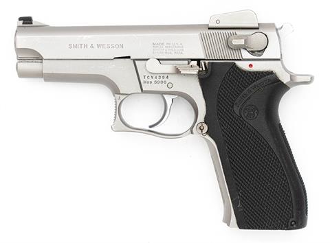 Pistole Smith & Wesson Mod. 5906  Kal. 9 mm Luger #TCV4394 § B (S180963)