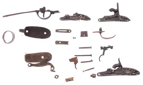 Antike Waffenteile convolut
