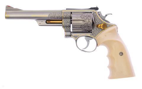 Revolver Smith & Wesson 629 Luxury cal. 44 Mag. serial #N875250  category § B