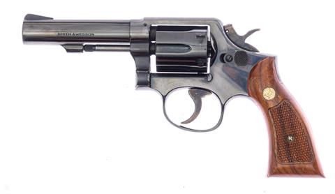 revolver Swithh & Wesson Mod. 10-8 cal. 38 Special #4D30153 § B +ACC