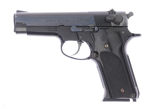 Pistol Smith & Wesson Mod. 59  Cal. 9 mm Parabellum #A704768 § B +ACC